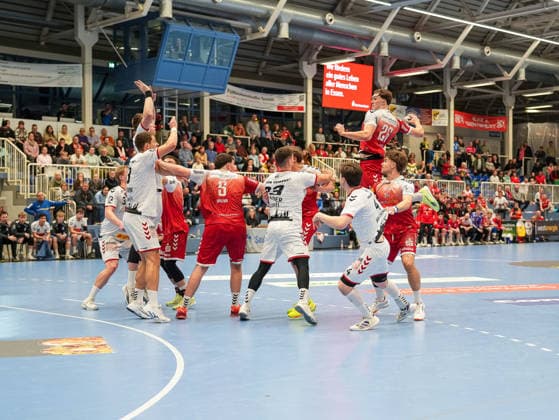 Tom Wolf (TuSEM Essen, 26) beim Torwurf TuSEM Essen vs. 1. VfL Luebeck-Schwartau, Handball, 2. Bundesliga, 13. Spieltag, Saison 2025 2026, 28.11.2025 TuSEM Essen vs. 1. VfL Luebeck-Schwartau, Handball, 2. Bundesliga, 13. Spieltag, Saison 2025 2026, 28.11.2025 Essen Copyright: xEibner-Pressefoto DamianxKruczynx EP_DKI