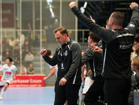 David Roehrig (VfL Luebeck-Schwartau, Trainer) freut sich TuSEM Essen vs. 1. VfL Luebeck-Schwartau, Handball, 2. Bundesliga, 13. Spieltag, Saison 2025 2026, 28.11.2025 TuSEM Essen vs. 1. VfL Luebeck-Schwartau, Handball, 2. Bundesliga, 13. Spieltag, Saison 2025 2026, 28.11.2025 Essen Copyright: xEibner-Pressefoto DamianxKruczynx EP_DKI