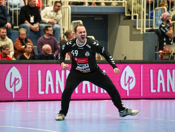 Nils Conrad (VfL Luebeck-Schwartau, 49) jubelt und freut sich TuSEM Essen vs. 1. VfL Luebeck-Schwartau, Handball, 2. Bundesliga, 13. Spieltag, Saison 2025 2026, 28.11.2025 TuSEM Essen vs. 1. VfL Luebeck-Schwartau, Handball, 2. Bundesliga, 13. Spieltag, Saison 2025 2026, 28.11.2025 Essen Copyright: xEibner-Pressefoto DamianxKruczynx EP_DKI