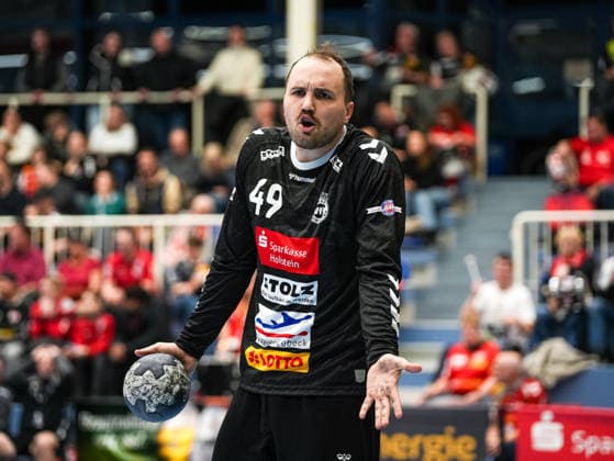 Nils Conrad (VfL Luebeck-Schwartau, 49) versteht die Entscheidung nicht TuSEM Essen vs. 1. VfL Luebeck-Schwartau, Handball, 2. Bundesliga, 13. Spieltag, Saison 2025 2026, 28.11.2025 TuSEM Essen vs. 1. VfL Luebeck-Schwartau, Handball, 2. Bundesliga, 13. Spieltag, Saison 2025 2026, 28.11.2025 Essen Copyright: xEibner-Pressefoto DamianxKruczynx EP_DKI
