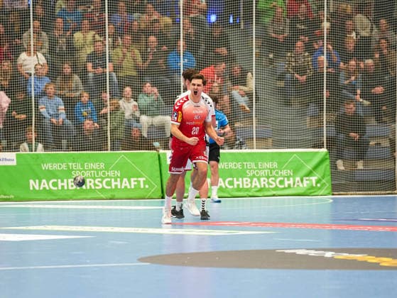 Jan Reimer (TuSEM Essen, 20) jubelt TuSEM Essen vs. 1. VfL Luebeck-Schwartau, Handball, 2. Bundesliga, 13. Spieltag, Saison 2025 2026, 28.11.2025 TuSEM Essen vs. 1. VfL Luebeck-Schwartau, Handball, 2. Bundesliga, 13. Spieltag, Saison 2025 2026, 28.11.2025 Essen Copyright: xEibner-Pressefoto DamianxKruczynx EP_DKI