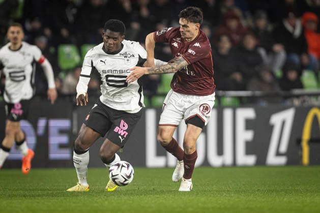 FOOTBALL : Ligue 1 Metz vs Rennes - Stade Saint-Symphorien - Metz - 28 11 2025 Jessy Deminguet 20 et Embolo Breel 7  Copyright: xelyxandroxcegarrax