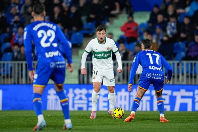 November 28, 2025, Getafe, Madrid, Spain: German Valera of Elche CF in action during the Spanish League, LaLiga EA Sports, football match played between Getafe CF and Elche CF at Coliseum de Getafe stadium on November 28, 2025, in Getafe, Spain. Getafe Spain - ZUMAa181 20251128_zaa_a181_068 Copyright: xDennisxAgyemanx