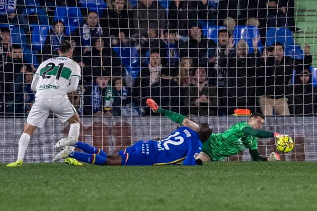 Spanish La Liga EA Sports soccer match Getafe vs Elche at Coliseum stadium in Getafe, Madrid, Spain. 28 November 2025 900 Cordon Press  900 CordonxPress LOF - Getafe vs Elche