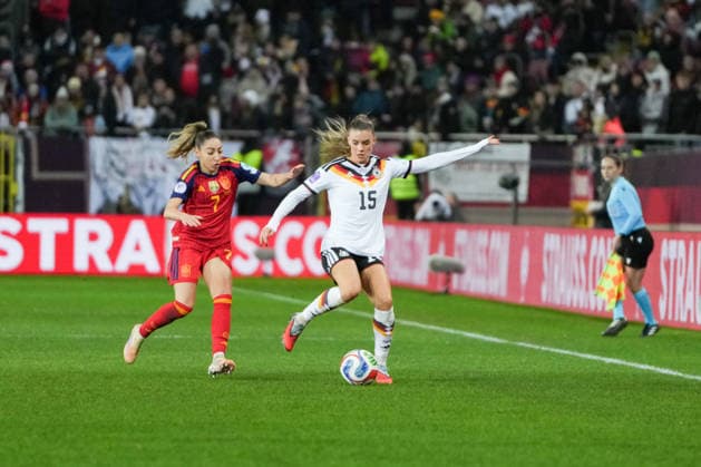 UEFA WOMEN S NATIONS LEAGUE: Deutschland vs Spanien, 28.11.025 Zweikampf zwischen Olga Carmona (Spanien, 7) und Selina Cerci (Deutschland, 15) UEFA WOMEN S NATIONS LEAGUE: Deutschland vs Spanien, Fritz-Walter-Stadion, 28.11.025 DFB DFL REGULATIONS PROHIBIT ANY USE OF PHOTOGRAPHS AS IMAGE SEQUENCES AND OR QUASI-VIDEO. Copyright: xBEAUTIFULxSPORTS Boscox