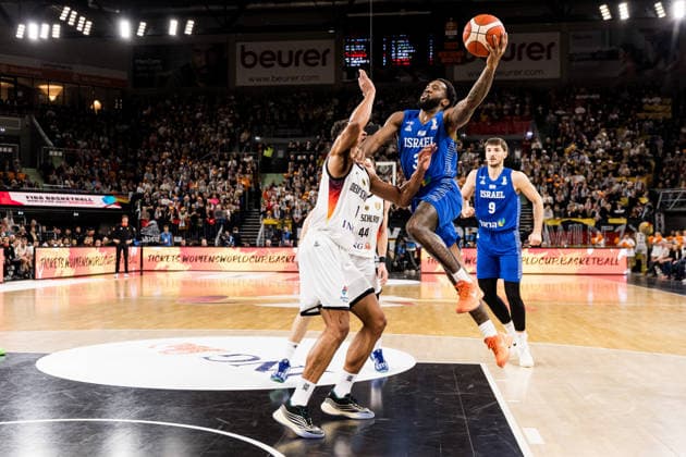 NEU-ULM, GERMANY - NOVEMBER 28: Oscar Da Silva (Germany, 1), Khadeen Carrington (Israel, 3) with the ball during the FIBA World Cup European Qualifiers match between Germany vs. Israel at Ratiopharm Arena on matchday 1 of the FIBA World Cup European Qualifiers on November 28, 2025 in Neu-Ulm, Germany. Baden-Württemberg Germany Copyright: xBEAUTIFULxSPORTS Wunderlx