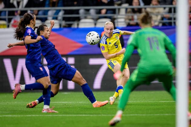 251128 Anna Sandberg of Sweden during the Women s Nations League bronze medal football match between France and Sweden on November 28, 2025 in Reims. Photo: Ludvig Thunman BILDBYRAN kod LT LT0755 fotboll football soccer fotball nations league uefa womens nations league frankrike sverige sweden dam bbeng Copyright: LUDVIGxTHUNMAN BB251128LT110