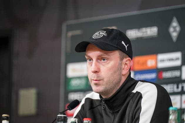 Deutschland: Fussball Bundesliga 2025 26, 12. Spieltag - Borussia Mönchengladbach vs RB Leipzig - Borussia-Park (Mönchengladbach): Ole Werner (Trainer, RB Leipzig) Pressekonferenz, Medien Mönchengladbach Nordrhein-Westfalen Deutschland Copyright: xJOERANxSTEINSIEKx