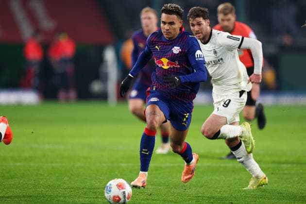 2025-11-28 Borussia Monchengladbach v RB Leipzig - Bundesliga MOENCHENGLADBACH, GERMANY - NOVEMBER 28: Antonio Nusa of RB Leipzig in action during the Bundesliga match between Borussia Monchengladbach and RB Leipzig at Borussia-Park on November 28, 2025 in Moenchengladbach, Germany. Moenchengladbach Borussia-Park Germany Content not available for redistribution in The Netherlands directly or indirectly through any third parties. Copyright: xJorisxVerwijstx