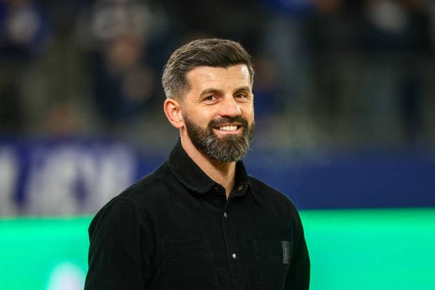 Gelsenkirchen, Veltins Arena, 28.11.25, GER, Herren, 2. Bundesliga, Saison 2025 - 2026, FC Schalke 04 - SC Paderborn 07, Miron Muslic Cheftrainer (FC Schalke 04) DFB DFL REGULATIONS PROHIBIT ANY USE OF PHOTOGRAPHS AS IMAGE SEQUENCES AND OR QUASI-VIDEO. Copyright: JoachimxBywaletz xJB-Sportfoto
