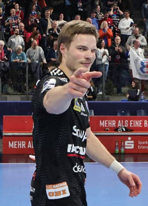 28.11.2025 - Handball - 1. Bundesliga DAIKIN HBL - Saison 2025 2026 - 14. Spieltag: HC Erlangen Metropolregion Nürnberg HCE - TVB Stuttgart - DaMa - xdaxmax - Jubel Freude nach Spielende - Christopher Bissel (21, HC Erlangen HCE )