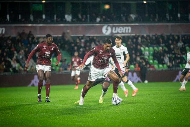 FOOTBALL : Ligue 1 Metz vs Rennes - Stade Saint-Symphorien - Metz - 28 11 2025 Jean-Philippe Gbamin 5  Copyright: xx