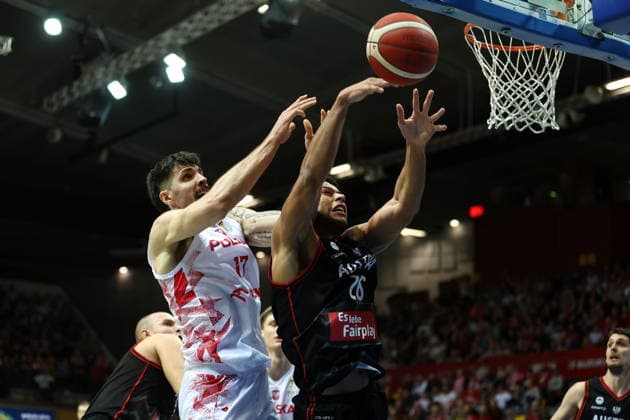 2025.11.28 Gdynia Koszykowka Kwalifikacje do Mistrzostw Swiata 2027 Polska - Austria N z Dominik Olejniczak Marvin Ogunsipe Foto Piotr Matusewicz PressFocus 2025.11.28 Gdynia Basketball Poland - Austria Dominik Olejniczak Marvin Ogunsipe Credit: Piotr Matusewicz PressFocus NEWSPIX.PL --- newspix.pl 