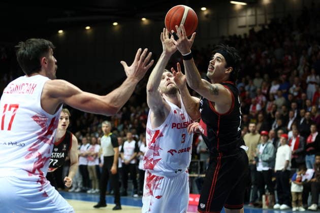 2025.11.28 Gdynia Koszykowka Kwalifikacje do Mistrzostw Swiata 2027 Polska - Austria N z Michal Sokolowski Erol Ersek Foto Piotr Matusewicz PressFocus 2025.11.28 Gdynia Basketball Poland - Austria Michal Sokolowski Erol Ersek Credit: Piotr Matusewicz PressFocus NEWSPIX.PL --- newspix.pl 
