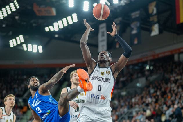 Khadeen Carrington (Israel, 03), Isaac Bonga (Deutschland, 00), GER, Deutschland vs. Isreal, FIBA, Basketball, World Cup 2027 European Qualifiers, Laenderspiel, Runde 1, Gruppe E, 28.11.2025, GER, Deutschland vs. Isreal, FIBA, Basketball, World Cup 2027 European Qualifiers, Laenderspiel, Runde 1, Gruppe E, 28.11.2025 Neu-Ulm *** Khadeen Carrington Israel, 03 , Isaac Bonga Germany, 00 , GER, Germany vs Isreal, FIBA, Basketball, World Cup 2027 European Qualifiers, Country Match, Round 1, Group E, 28 11 2025, GER, Germany vs Isreal, FIBA, Basketball, World Cup 2027 European Qualifiers, Country Match, Round 1, Group E, 28 11 2025 Neu Ulm Copyright: xEibner-Pressefotox EP_EER