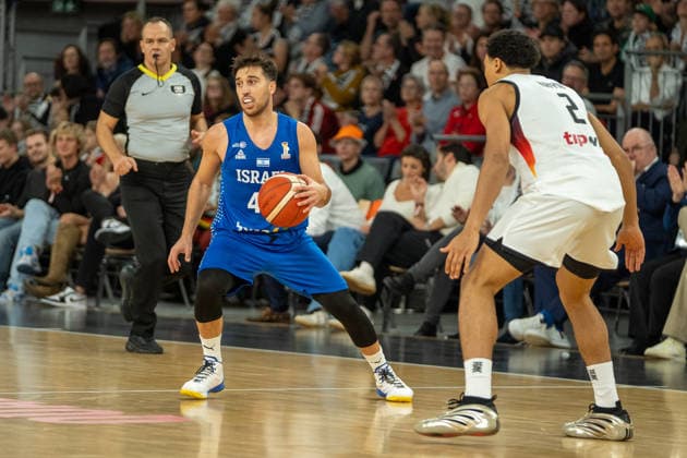 Tamir Blatt (45 Israel) and Jack Kayil (2 Deutschland) in action at the Basketball World Cup qualifying match between Germany and Israel on November 28, 2025, in Neu-Ulm. Neu Ulm ratiopharm Arena Bavaria Germany