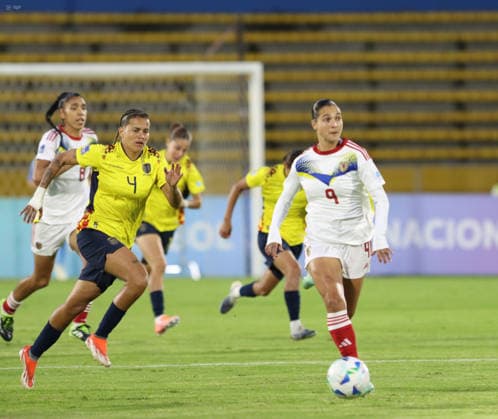 FBL LIGA NACIONES CONMEBOL ECUADOR VS VENEZUELA Quito, viernes 28 de noviembre del 2025 Cotejo entre Ecuador y Venezuela Femenino, por la fecha 3 de La Liga de Naciones de la Conmebol, clasificatoriopara para el Mundial Femenino, en el Estadio Olimpico Atahualpa. Fotos: API Rolando Enriquez Quito Pichincha Ecuador Copyright: xROLANDOxENRIQUEZx