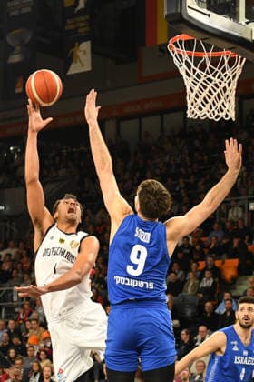 Oscar da Silva (1 Deutschland) and Roman Sorkin (9 Israel) in action at the Basketball World Cup qualifying match between Germany and Israel on November 28, 2025, in Neu-Ulm. Neu Ulm ratiopharm Arena Bavaria Germany