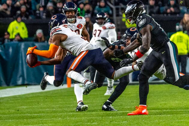 Chicago Bears free safety Kevin Byard (31) intercepts a pass intended for Philadelphia Eagles wide receiver A.J. Brown (11) during the second half of NFL, American Football Herren, USA action at Lincoln Financial Field in Philadelphia, Pa on Friday, November 28, 2025.  PHI20251128009 LAURENCExKESTERSON
