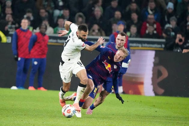 Fussball, 1.BL Saison 2025 2026 Borussia Mönchengladbach vs RB Leipzig , 28.11.2025, Stadion im Borussia Park Mönchengladbach, Franck Honorat, , Borussia Mönchengladbach , Xaver Schlager, David Raum