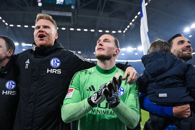 28.11.2025, Fussball, 2. Bundesliga, Saison 2025 2026, 14. Spieltag, FC Schalke 04 - SC Paderborn, Torwart Loris Karius (FC Schalke 04) xRHR-FOTO YYx Copyright: KROEGER RHR-FOTOx RHR-FOTO YY