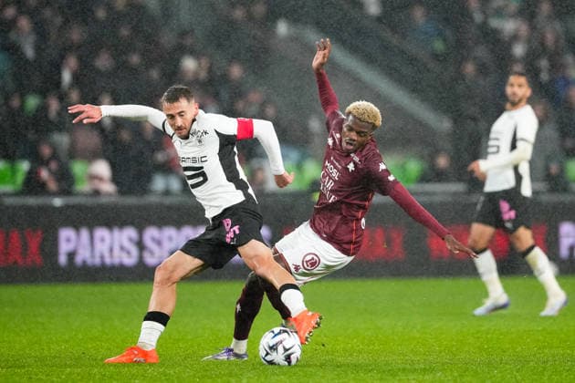 FC Metz v Stade Rennais FC - Ligue 1 McDonald s 2025 2026 12 Alpha Amadou TOURE (fcm) - 21 Valentin RONGIER (srfc) during the Ligue 1 McDonald s match between Metz and Rennes at Stade Saint-Symphorien on November 28, 2025 in Metz, France. Metz France  Copyright: xFEPx 776348214