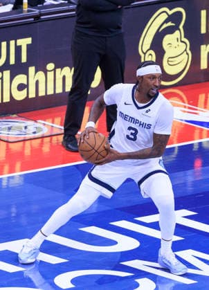 November 28, 2025, Inglewood, California, USA: Kentavious Caldwell-Pope 3 of the Memphis Grizzlies looks to put up a shot during their 2025 NBA, Basketball Herren, USA Cup game against the Los Angeles Clippers on Friday November 28, 2025 at Intuit Dome Arena in Inglewood, California. JAVIER ROJAS PI Inglewood USA - ZUMAp124 20251128_zaa_p124_066 Copyright: xJavierxRojasx