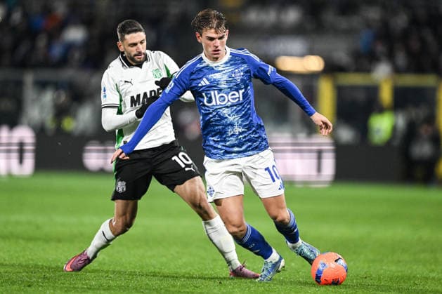 Como 1907 v US Sassuolo Calcio - Serie A Nico Paz of Calcio Como is in action during the Italian Serie A football match between Calcio Como and Cagliari Calcio at the Giuseppe Senigallia stadium in Como, Italy, on November 8, 2025. Como Italy  Copyright: xTizianoxBallabiox originalFilename:ballabio-calcioco251128_npPTw.jpg