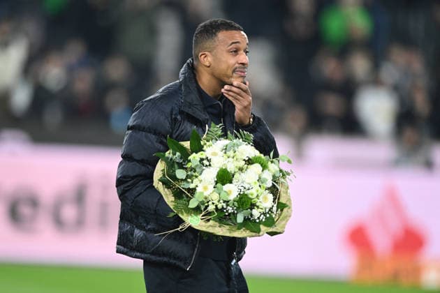 Verabschiedung des ehemaligen Gladbacher Spielers Alassane PLEA, Emotion, Fussball 1. Bundesliga Saison 2025 2026, 12.Spieltag, Spieltag12, matchday12, Borussia Moenchengladbach (MG) - RB Leipzig (L) 0-0 am 28.11.2025 BORUSSIA PARK Moenchengladbach DFL regulations prohibit any use of photographs as image sequences and or quasi-video Ã‚Â