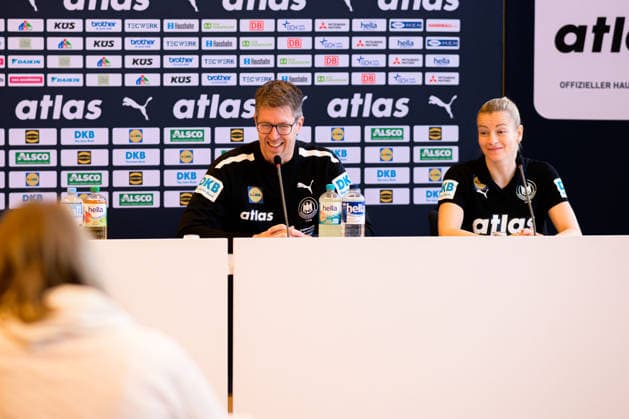 Handball, Frauen Deutschland - Pressekonferenz Trainer Markus Gaugisch (Deutschland), Antje Döll Doell (Deutschland) Ludwigsburg Forum am Schlosspark Baden-Württemberg Deutschland