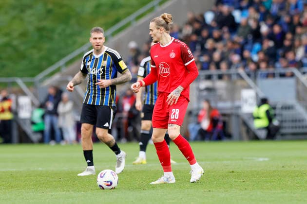 Fußball 3. Liga 13. Spieltag Rot-Weiss Essen - FC Energie Cottbus am 23.11.2025 im Stadion an der Hafenstraße in Essen Tom Moustier ( Rot-Weiss Essen )