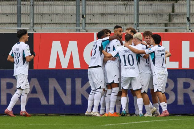 Freude bei Valentin Laessig (TSG Hoffenheim II, Nr.6) nach seinem Tor treffer zum 0:1 in der ersten Spielminute beim Spiel FC Ingolstadt 04 gegen TSG Hoffenheim II, Fußball am 29.11.2025, DFB regulations prohibit any use of photographs as image sequences and or quasi-video. GER, Fussball, 3. Liga, Spieltag 16, 1.FC Ingolstadt gegen TSG Hoffenheim II, Fußball, 29.11.2025, Audi Sportpark Ingolstadt Copyright: xEibner-Pressefoto OliverxSTRISCHx EP-OSH