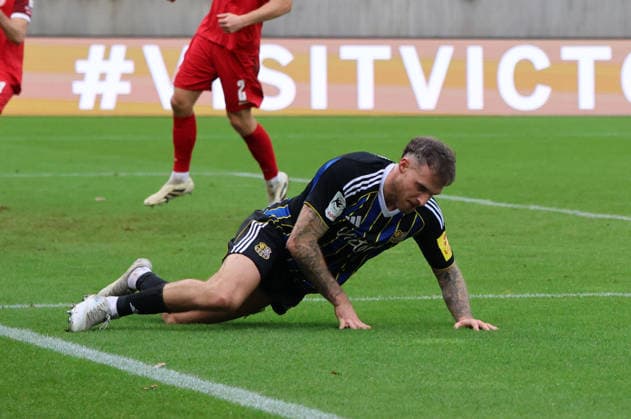 29.11.2025, Fussball, Herren, 3. Liga, Saison 2025 2026, 1. FC Saarbrücken - Rot-Weiss Essen, Patrick Schmidt (1. FC Saarbruecken) enttäuscht Saarbrücken Ludwigsparkstadion Saarland Deutschland (DEU) Copyright: xSebastianxBachx