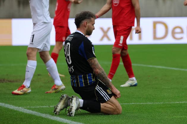 29.11.2025, Fussball, Herren, 3. Liga, Saison 2025 2026, 1. FC Saarbrücken - Rot-Weiss Essen, Patrick Schmidt (1. FC Saarbruecken) enttäuscht Saarbrücken Ludwigsparkstadion Saarland Deutschland (DEU) Copyright: xSebastianxBachx