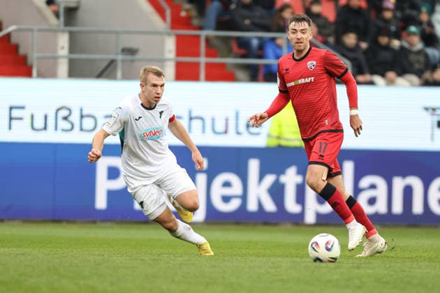 3. Liga; FC Ingolstadt 04 - TSG Hoffenheim II; Max Besuschkow (17, FCI) Lässig Valentin (6 TSG) 3. Liga - FC Ingolstadt 04 Saison 2025 2026 TSG Hoffenheim II