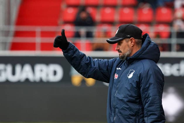 Trainer Stefan Kleineheismann (TSG Hoffenheim II) an der Seitenlinie beim Spiel FC Ingolstadt 04 gegen TSG Hoffenheim II, Fußball am 29.11.2025, DFB regulations prohibit any use of photographs as image sequences and or quasi-video. GER, Fussball, 3. Liga, Spieltag 16, 1.FC Ingolstadt gegen TSG Hoffenheim II, Fußball, 29.11.2025, Audi Sportpark Ingolstadt Copyright: xEibner-Pressefoto OliverxSTRISCHx EP-OSH