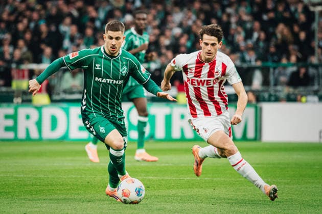 1. Bundesliga: SV Werder Bremen vs. 1. FC Köln, 29.11.2025 Romano Schmid (Werder Bremen, 20); Fußball, 1. Bundesliga, 12. Spieltag: SV Werder Bremen vs. 1. FC Köln am 29.11.2025 im Weserstadion, Bremen DFL REGULATIONS PROHIBIT ANY USE OF PHOTOGRAPHS AS IMAGE SEQUENCES AND OR QUASI-VIDEO. Copyright: xBEAUTIFULxSPORTS Tonhäuserx