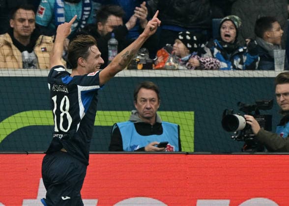 29.11.2025, xjhx, Fussball 1.Bundesliga, TSG 1899 Hoffenheim - FC Augsburg v.l. Wouter Burger (1899 Hoffenheim) celebrate the goal, Der Torjubel zum 2:0 (DFL DFB REGULATIONS PROHIBIT ANY USE OF PHOTOGRAPHS as IMAGE SEQUENCES and or QUASI-VIDEO) Sinsheim