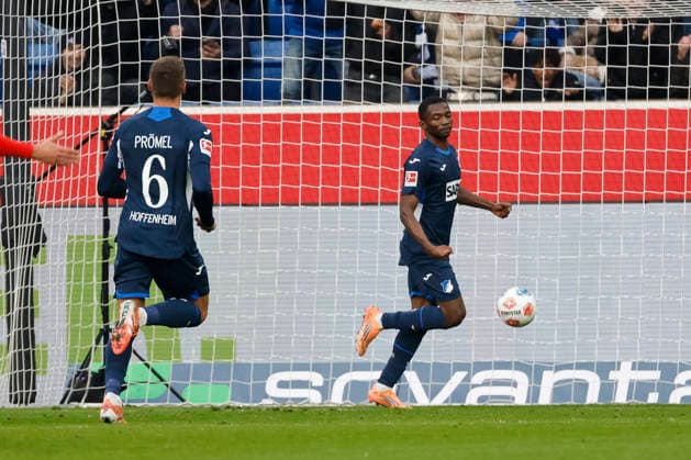 1:0 Tor fuer TSG Hoffenheim durch Bazoumana Toure (TSG Hoffenheim, 29) , Deutschland, Fussball, 1. Bundesliga, 12.Spieltag, 2025 2026, TSG Hoffenheim vs. FC Augsburg, 29.11.2025, PreZero Arena, Sinsheim, Deutschland Sinsheim PreZero Arena Baden-Württemberg Deutschland Copyright: xGrantxHubbsx