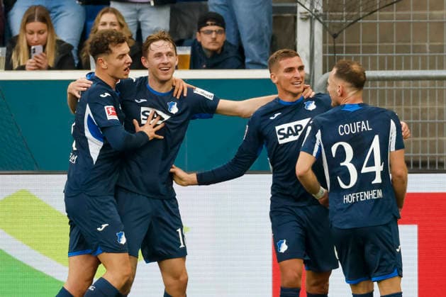 Torjubel TSG Hoffenheim beim 2:0 durch Wouter Burger (TSG Hoffenheim, 18) , Deutschland, Fussball, 1. Bundesliga, 12.Spieltag, 2025 2026, TSG Hoffenheim vs. FC Augsburg, 29.11.2025, PreZero Arena, Sinsheim, Deutschland Sinsheim PreZero Arena Baden-Württemberg Deutschland Copyright: xGrantxHubbsx