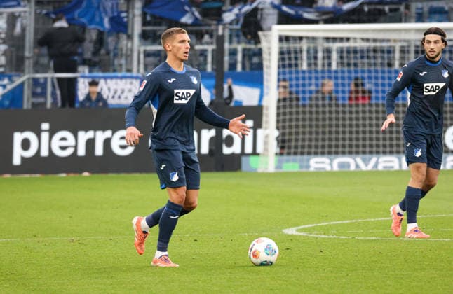 Deutschland: 1. Bundesliga 2025 26, 12. Spieltag - TSG Hoffenheim vs FC Augsburg, PreZero Arena (Sinsheim): Grischa Prömel Grischa Proemel, (TSG Hoffenheim, 6) Sinsheim PreZero Arena Baden-Württemberg Deutschland Copyright: xBenedictxChristx