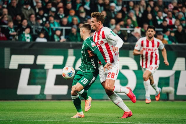 1. Bundesliga: SV Werder Bremen vs. 1. FC Köln, 29.11.2025 Romano Schmid (Werder Bremen, 20) gegen Sebastian Sebulonsen (1. FC Köln, 28); Fußball, 1. Bundesliga, 12. Spieltag: SV Werder Bremen vs. 1. FC Köln am 29.11.2025 im Weserstadion, Bremen DFL REGULATIONS PROHIBIT ANY USE OF PHOTOGRAPHS AS IMAGE SEQUENCES AND OR QUASI-VIDEO. Copyright: xBEAUTIFULxSPORTS Tonhäuserx