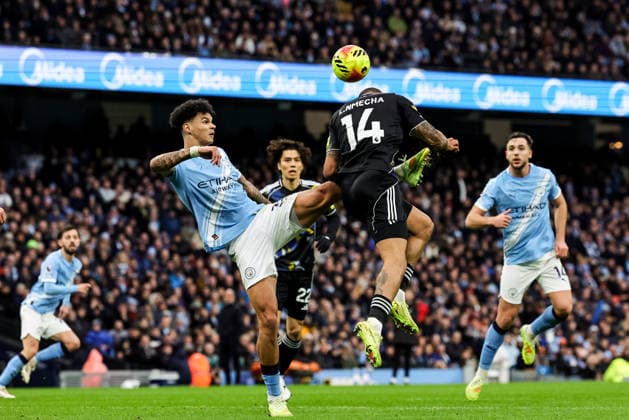 Premier League Manchester City v Leeds United Lukas Nmecha of Leeds United is fouled by Nico O Reilly of Manchester City during the Premier League match Manchester City vs Leeds United at Etihad Stadium, Manchester, United Kingdom, 29th November 2025 (Photo by Mark Cosgrove News Images) Manchester Etihad Stadium Manchester United, ManU Kingdom Copyright: xMarkxCosgrove NewsxImagesx