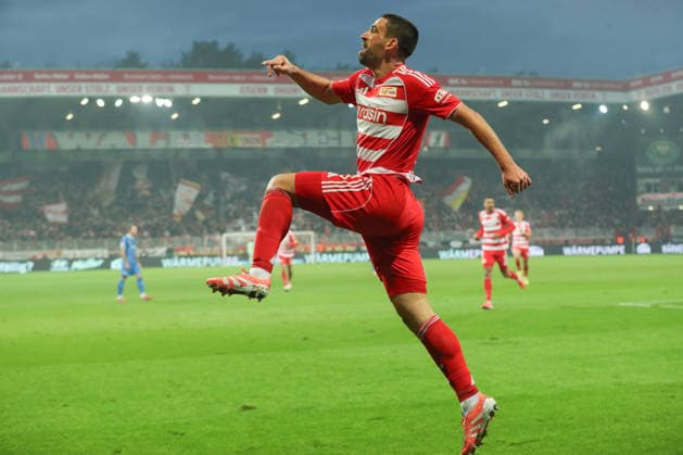 29.11.2025, xtgx, Fussball 1. Bundesliga, 1. FC Union Berlin - 1. FC Heidenheim emspor, v.l. Rani Khedira (Union Berlin, 8) Jubel, Torjubel, jubelt ueber das Tor, celebrate the goal, celebration (DFL DFB REGULATIONS PROHIBIT ANY USE OF PHOTOGRAPHS as IMAGE SEQUENCES and or QUASI-VIDEO) Berlin
