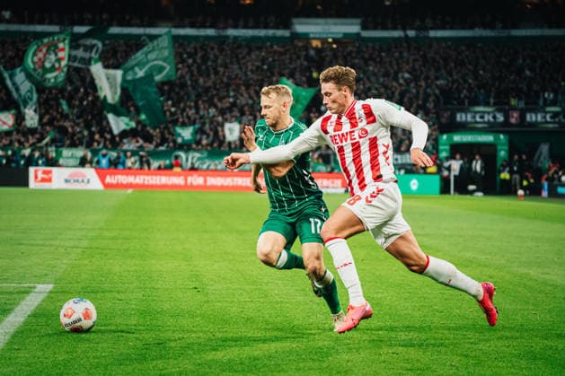 1. Bundesliga: SV Werder Bremen vs. 1. FC Köln, 29.11.2025 Marco Grüll (Werder Bremen, 17) gegen Sebastian Sebulonsen (1. FC Köln, 28); Fußball, 1. Bundesliga, 12. Spieltag: SV Werder Bremen vs. 1. FC Köln am 29.11.2025 im Weserstadion, Bremen DFL REGULATIONS PROHIBIT ANY USE OF PHOTOGRAPHS AS IMAGE SEQUENCES AND OR QUASI-VIDEO. Copyright: xBEAUTIFULxSPORTS Tonhäuserx