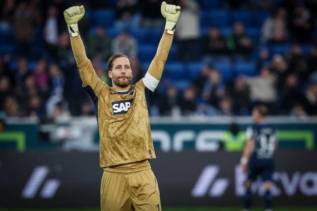 Oliver Baumann 1 (TSG 1899 Hoffenheim) jubelt nach dem 3:0, TSG Hoffenheim vs. FC Augsburg, Fussball, Bundesliga, DFL, Saison 2025 2026, Hinrunde, 12. Spieltag, 29.11.2025 DFB regulations prohibit any use of photographs as image sequences and or quasi-video Sinsheim Baden-Wuerttemberg Deutschland