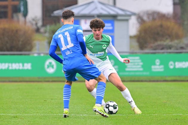 29.11.2025 - Fussball - Saison 2025 2026 - Regionalliga Bayern - 20. Spieltag: SpVgg Greuther Fürth Fuerth II U23 - FV Illertissen - AlSch - xalxscx - Marco Gölz Goelz (11, FV Illertissen FVI ) Raul Marita (18, SpVgg Greuther Fürth II )