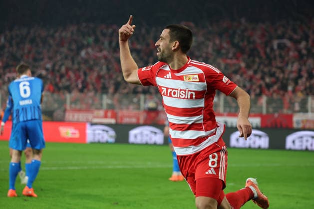 1. Fußball Bundesliga Union Berlin - 1. FC Heidenheim Torjubel, Jubel. Rani Khedira (1. FC Union Berlin, 8) jubelt über das Tor zum 1:0 , während der Begegnung in der 1. Fußball Bundesliga Union Berlin - 1. FC Heidenheim in Berlin, Stadion An der alten Försterei , am 29.11.2025. DFB regulations prohibit any use of photographs as image sequences and or quasi video. Copyright: xBEAUTIFULxSPORTS Frankex