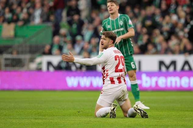 Foto : Frust bei Jan THIELMANN (Köln) nach dem Bremer Tor zum 1-0 Fussball 1. Bundesliga , 12. Spieltag am Sa. 29.11.2025 Werder Bremen - 1. FC Köln