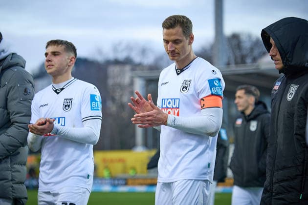 Max Scholze (SSV Ulm 1846, 28) und Dennis Dressel (SSV Ulm 1846, 14) niedergeschlagen nach Spielende GER, SSV Ulm 1846 vs. TSV 1860 Muenchen, Fussball, Herren, 3. Liga, 16. Spieltag, Spielzeit 2025 2026, 29.11.2025 DFL, DFB regulations prohibit any use of photographs as image sequences and or quasi-video GER, SSV Ulm 1846 vs. TSV 1860 Muenchen, Fussball, Herren, 3. Liga, 16. Spieltag, Spielzeit 2025 2026, 29.11.2025 Ulm Copyright: xEibner-Pressefoto GeraldxOelze-dexStoppanyx EP_ODS